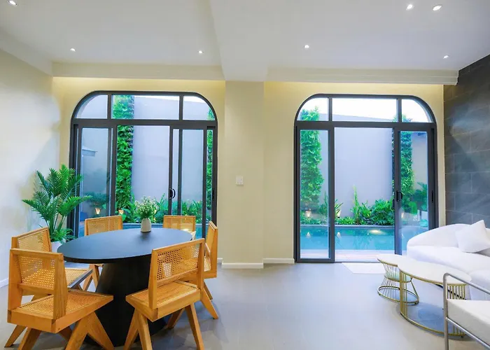 Hoang Bich Son Villa