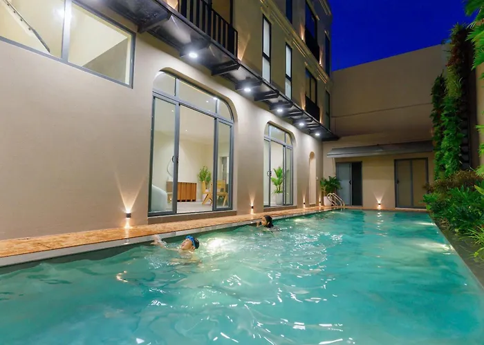 Hoang Bich Son Villa *