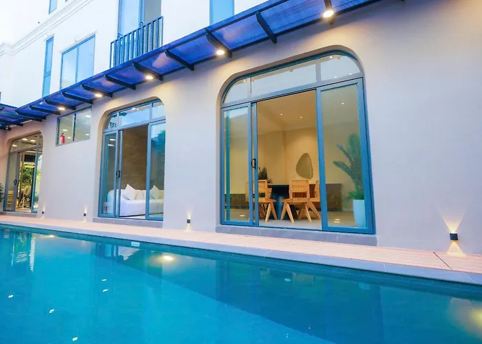 Villa Hoang Bich Son *